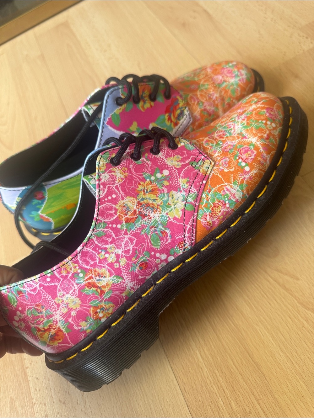 Dr. Martens DAZE SMITHS Shoes - Picture 5 of 8